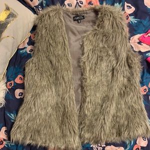 Fur vest